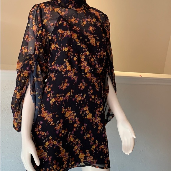 Dress - Picture 4 of 12